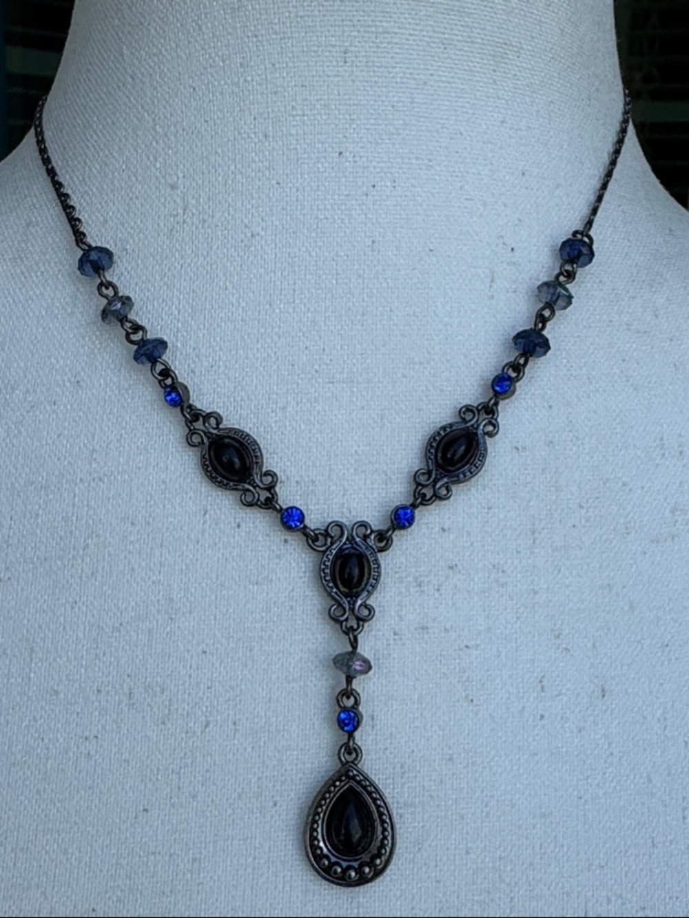 Vintage Avon, dainty statement necklace